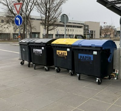 NÁDOBY NA KOMUNÁLNÍ ODPAD V SYSTÉMU MĚSTA
