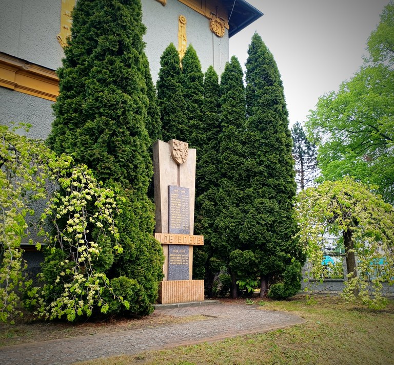 PIETNÍ AKT KLADENÍ KYTIC U PŘÍLEŽITOSTI VÝROČÍ OSVOBOZENÍ MARTINOVA